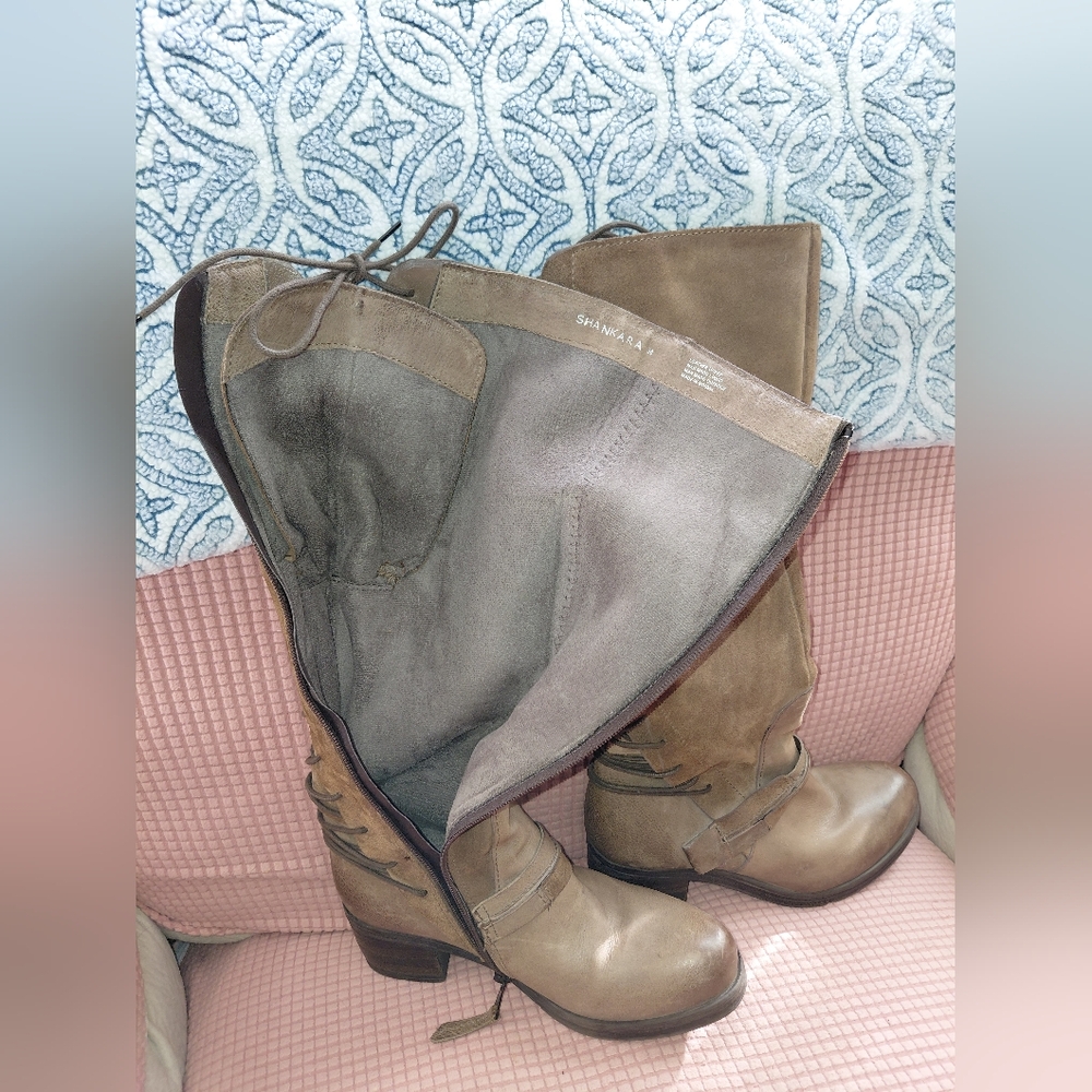 Stylish Tan Lace-Up Miz Mooz Boots for Women - Picture 7 of 10